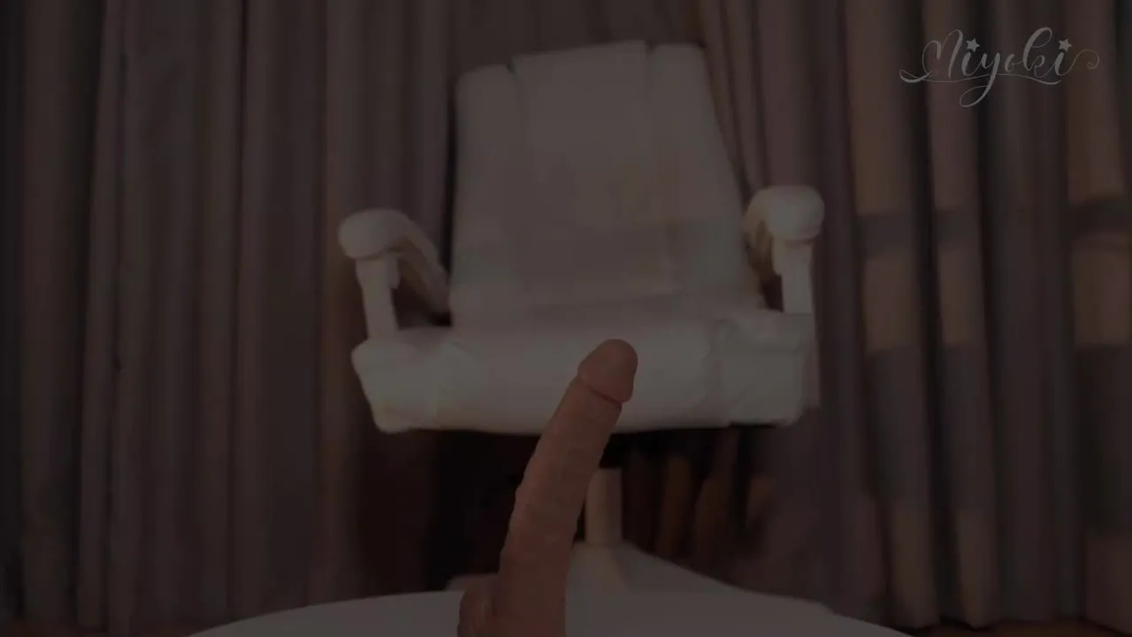 스즈키 미사키 - 매력적인 로빈